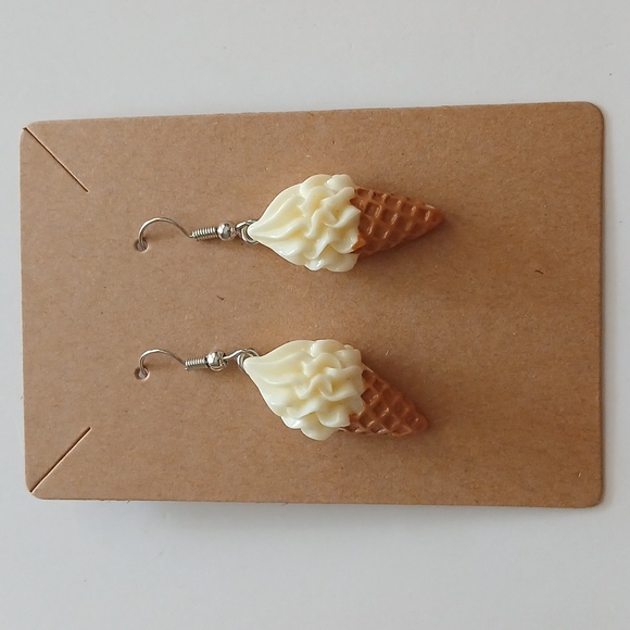 Fashion Jewelry Jewelry - Fashion Jewelry Cream and Brown Cone Earrings